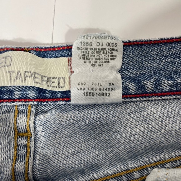 Vintage Levi's 550 Cutoff Jean Shorts‎ Women's 12 Distressed 2005 USA Red Tab - Picture 4 of 11